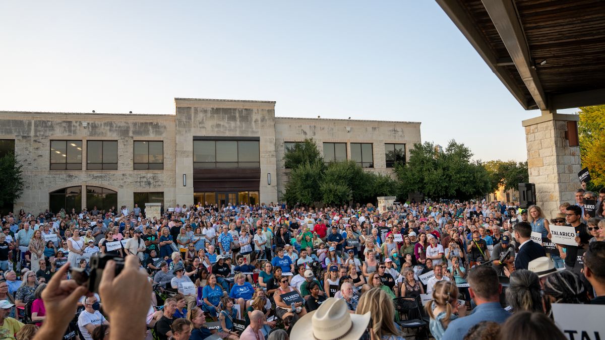1,800 Texans who showed up in my hometown of Round Rock to kick off this campaign